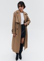Двубортный удлинённый тренч oversize с кантом, цвет: кэмел Allweneed
Двубортный плащ из ткани с водоотталкивающей пропиткой. Свободная посадка и длина миди. В модели присутствуют классические детали тренча, которые пришли к нам из мужского гардероба: паты, погоны, застежка на пуговицы и отлетная кокетка. Два прорезных кармана и пояс, чтобы подчеркнуть талию. Мы готовы носить эту модель в любое время года, ведь в ней будет комфортно даже в переменчивую погоду. Ткань имеет небольшой водоотталкивающий эффект. Использование зонта обязательно. Создавайте смелые современные или утонченные образы в стиле старых фильмов.
Температурный режим от +15 до +20 C
На модели размер XS/S