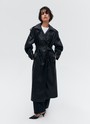 ДВУБОРТНЫЙ ТРЕНЧ OVERSIZE ИЗ ЭКОКОЖИ, цвет: Черный Allweneed
Тренч из мягкой и эластичной экокожи. В модели присутствуют классические детали тренча, которые пришли к нам из мужского гардероба: паты, погоны, застежка на пуговицы и отлетная кокетка. Спущенная линия плеча и свободная посадка. Два удобных прорезных кармана, чтобы положить важные мелочи. Для создания более женственного силуэта можно затянуть пояс на талии. Модель очень самодостаточна и добавит нотку дерзости даже в лаконичный образ. Хорошо защищает от дождя.
Температурный режим от +10 до +15 C