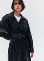 ДВУБОРТНЫЙ ТРЕНЧ OVERSIZE ИЗ ЭКОКОЖИ, цвет: Черный Allweneed
Тренч из мягкой и эластичной экокожи. В модели присутствуют классические детали тренча, которые пришли к нам из мужского гардероба: паты, погоны, застежка на пуговицы и отлетная кокетка. Спущенная линия плеча и свободная посадка. Два удобных прорезных кармана, чтобы положить важные мелочи. Для создания более женственного силуэта можно затянуть пояс на талии. Модель очень самодостаточна и добавит нотку дерзости даже в лаконичный образ. Хорошо защищает от дождя.
Температурный режим от +10 до +15 C