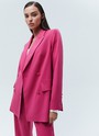 Двубортный жакет Oversize, цвет: фуксия Allweneed
Двубортный жакет свободного силуэта. Два накладных кармана по бокам. Классическая линия плеча. Мы знаем, что вы полюбили модели oversize, поэтому приготовили для вас вариацию жакета в новом исполнении. Четыре оттенка: три базовых и один акцентный. Носите с брюками изколлекции или с джинсамина встречу с подругами.