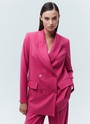 Двубортный жакет Oversize, цвет: фуксия Allweneed
Двубортный жакет свободного силуэта. Два накладных кармана по бокам. Классическая линия плеча. Мы знаем, что вы полюбили модели oversize, поэтому приготовили для вас вариацию жакета в новом исполнении. Четыре оттенка: три базовых и один акцентный. Носите с брюками изколлекции или с джинсамина встречу с подругами.