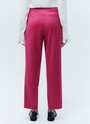 Брюки со средней посадкой, цвет: фуксия Allweneed
Прямые брюки на средней посадке из костюмной ткани. Ткань хорошо держит форму, поэтому модель долго сохраняет свой первоначальный вид. Два кармана с отрезным бочком и скрытая застежка на молнии. Мы любим такую длину брюк, которая смотрится оптимально с обувью на каблуке и без каблука. Сочетайте с жакетами из нашей коллекции.