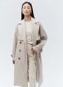 Тренч, цвет: молочный Allweneed Плащдвубортного кроя с застежкой на крупные однотонные пуговицы. Отлетная кокетка, А-силуэт и длинный пояс на талии добавляют образу легкости, а цветовая гамма создает поистине весеннее настроение.