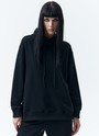Худи Oversize, цвет: Черный Allweneed
Свободное худи из мягкой ткани. Ткань очень приятно касается тела и позволяет вашей коже дышать. Удобный капюшон на кулиске. Прекрасный вариант, чтобы пробежаться до ближайшей пекарни выходным днем. Носите комплектом с трикотажными брюками или с любым низом из гардероба.
На модели размер XS/S