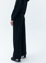 Брюки широкие, цвет: Черный Allweneed
Широкие брюки из мягкого трикотажа. Удобный эластичный пояс на шнурке. Брюки полной длины, поэтому они делают фигуру визуально стройнее. Ткань очень приятна на ощупь. Мы можем провести в этих брюках целый день: дома, на прогулке или в поездке. Советуем сочетать с худи из нашей линейки Комфорт.