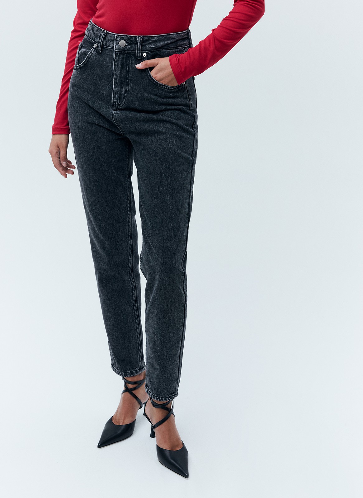 Джинсы, цвет: серый Allweneed Базовая модель из плотного хлопка, хорошо держат форму. Цвета легко впишутся в гардероб и дополнят любой образ.