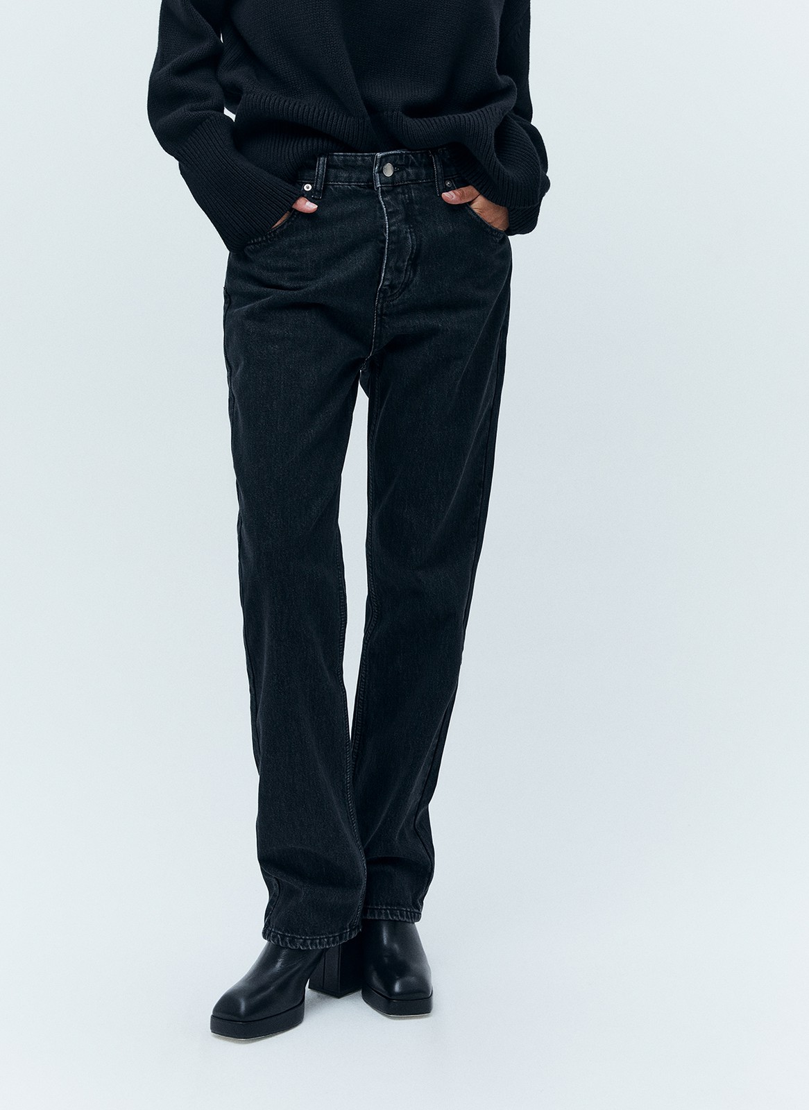 Джинсы Straight fit со средней посадкой, цвет: Черный Allweneed Модель джинс из хлопка,длинные прямые со средней посадкой. Визуально вытягивают фигуру. Отлично подойдут на каждый день.