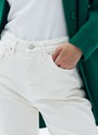 Джинсы Straight fit со средней посадкой, цвет: молочный Allweneed Модель джинс из хлопка,длинные прямые со средней посадкой. Визуально вытягивают фигуру. Отлично подойдут на каждый день.