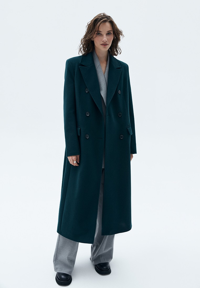 ДВУБОРТНОЕ УДЛИНЁННОЕ ПАЛЬТО, цвет: темно-изумрудный Allweneed
Двубортное пальто длины миди из итальянской шерстяной ткани. Модель прямого силуэта с классической линией плеч. Два накладных кармана. Пальто, которое подойдет к лаконичному образу на каждый день и к строгому костюму и вечернему платью. Ткань высокого качества имеет характерный легкий отблеск, что добавляет образу немного шика. Модель достаточно свободная, поэтому вы можете легко передвигаться по городу.
Температурный режим до +5 C