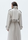 Двубортный удлинённый тренч oversize с кантом, цвет: бежевый Allweneed
Двубортный плащ из ткани с водоотталкивающей пропиткой. Свободная посадка и длина миди. В модели присутствуют классические детали тренча, которые пришли к нам из мужского гардероба: паты, погоны, застежка на пуговицы и отлетная кокетка. Два прорезных кармана и пояс, чтобы подчеркнуть талию. Мы готовы носить эту модель в любое время года, ведь в ней будет комфортно даже в переменчивую погоду. Ткань имеет небольшой водоотталкивающий эффект. Использование зонта обязательно. Создавайте смелые современные или утонченные образы в стиле старых фильмов.
Температурный режим от +15 до +20 C
На модели размер XS/S