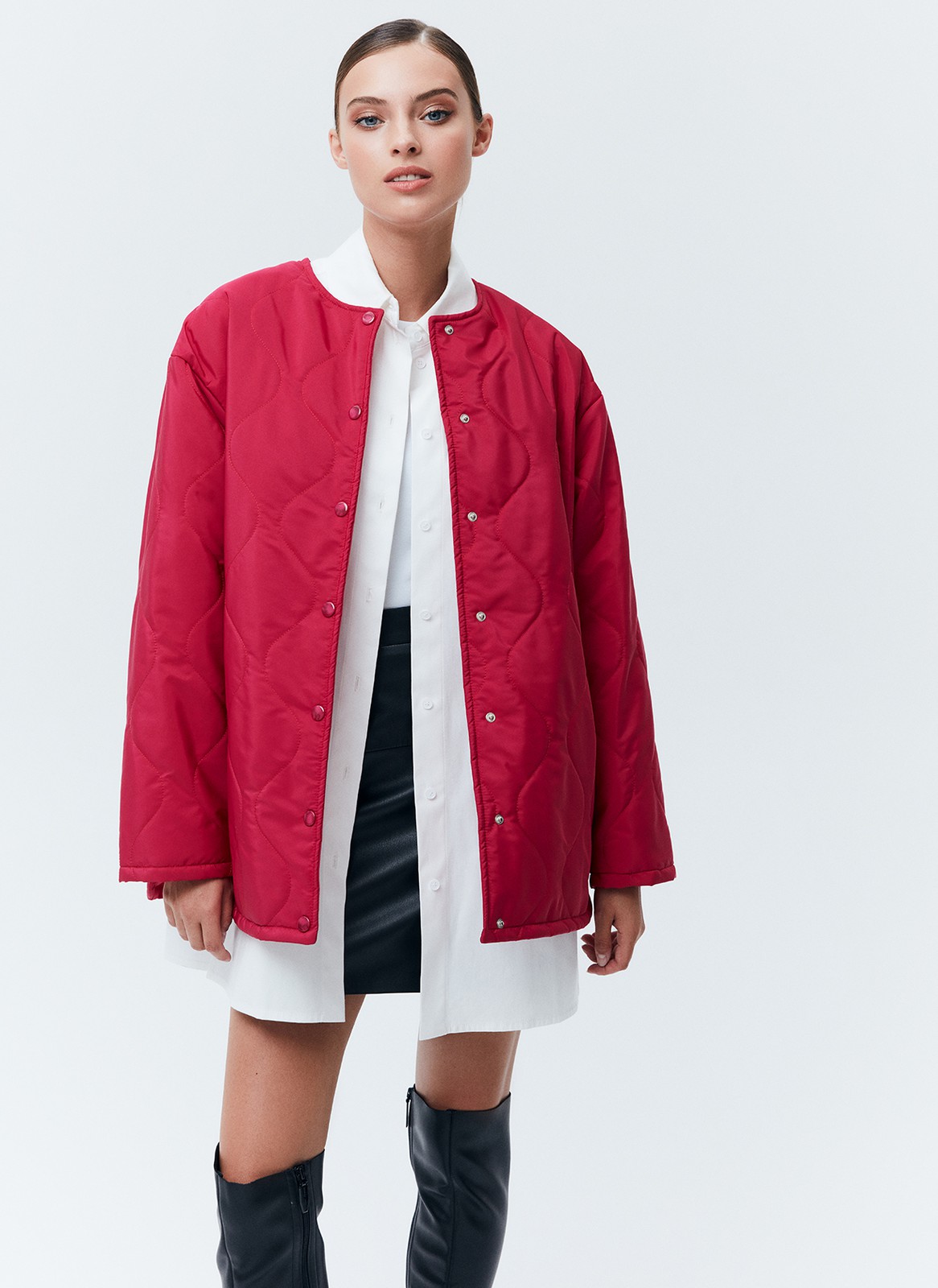 Стёганая куртка oversize, цвет: фуксия Allweneed
Куртка на синтепоне свободного кроя. Комфортное спущенное плечо. Удобная застежка на кнопки. Мы любим надевать эту модель на мягкий лонглисв с джинсами и отправляться на прогулку. Ткань имеет минимальный водоотталкивающий эффект. Использование зонта обязательно.
Температурный режим от +5 до +15 C