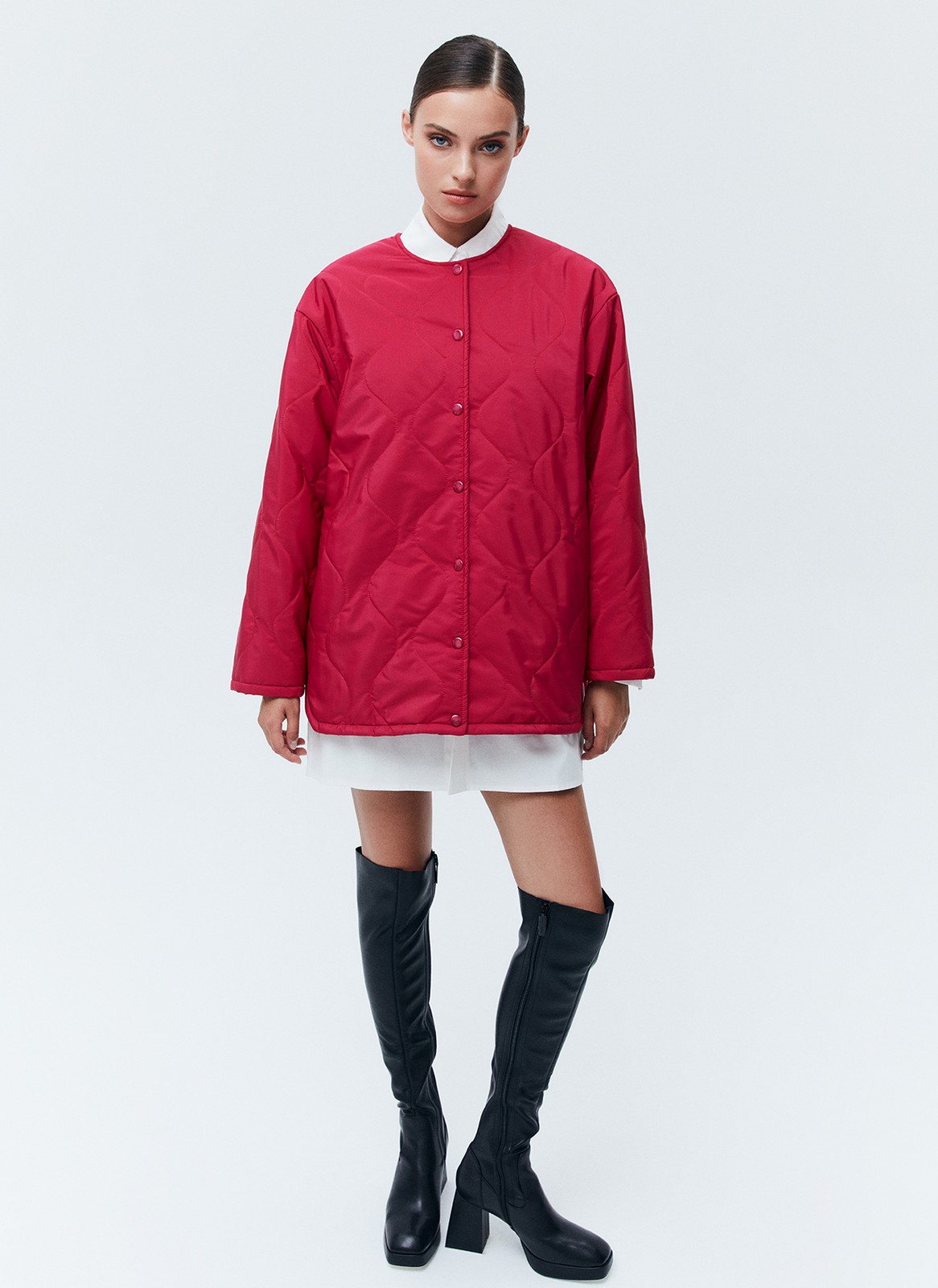 Стёганая куртка oversize, цвет: фуксия Allweneed
Куртка на синтепоне свободного кроя. Комфортное спущенное плечо. Удобная застежка на кнопки. Мы любим надевать эту модель на мягкий лонглисв с джинсами и отправляться на прогулку. Ткань имеет минимальный водоотталкивающий эффект. Использование зонта обязательно.
Температурный режим от +5 до +15 C