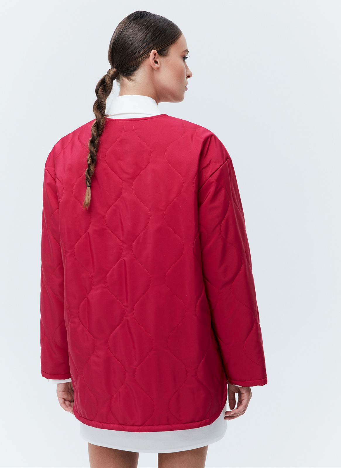 Стёганая куртка oversize, цвет: фуксия Allweneed
Куртка на синтепоне свободного кроя. Комфортное спущенное плечо. Удобная застежка на кнопки. Мы любим надевать эту модель на мягкий лонглисв с джинсами и отправляться на прогулку. Ткань имеет минимальный водоотталкивающий эффект. Использование зонта обязательно.
Температурный режим от +5 до +15 C