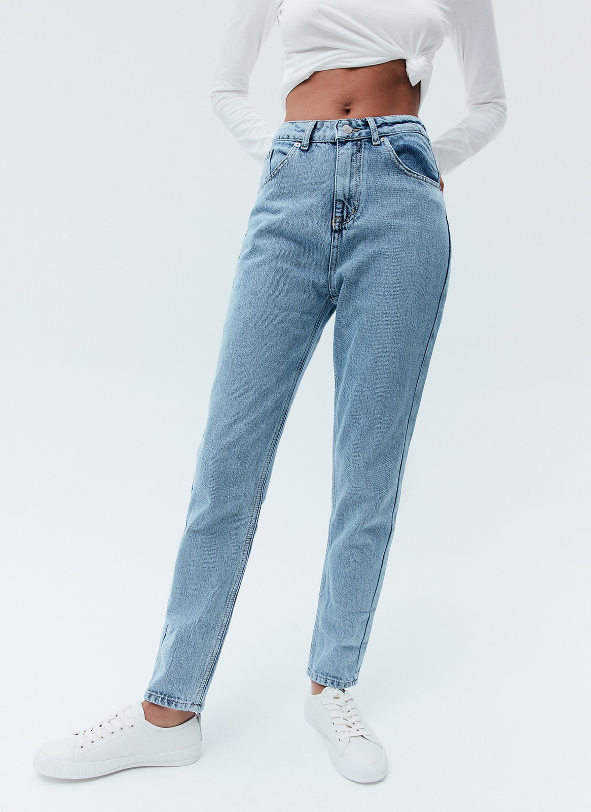 Джинсы, цвет: ГОЛУБОЙ 2 Allweneed Базовая модель из плотного хлопка, хорошо держат форму. Цвета легко впишутся в гардероб и дополнят любой образ.