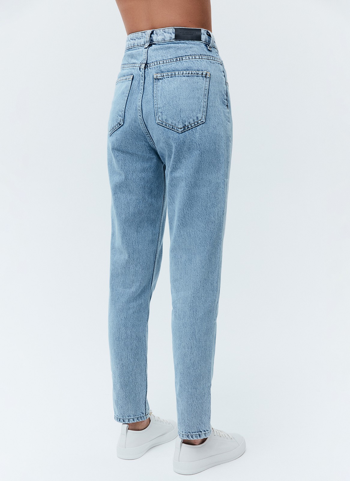 Джинсы, цвет: ГОЛУБОЙ 2 Allweneed Базовая модель из плотного хлопка, хорошо держат форму. Цвета легко впишутся в гардероб и дополнят любой образ.