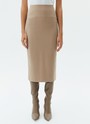 Прямая юбка из костюмной ткани, цвет: бежевый Allweneed
Юбка-карандаш из костюмной ткани. Мы поработали над тканью в этом сезоне, теперь она ещё лучше держит форму. Благодаря материалам высокого качества, юбка красиво смотрится на фигуре. Модель на средней посадке. Мы рекомендуем сочетать с жакетами из новой коллекции и водолазками.