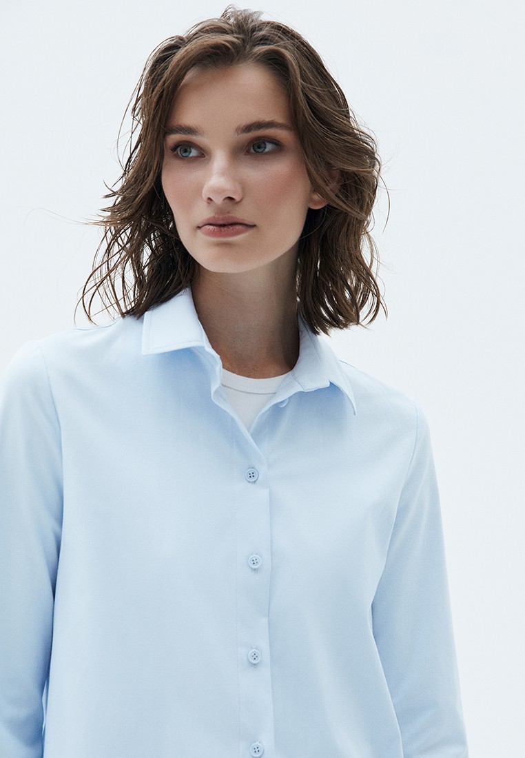 Рубашка прямая, цвет: светло-голубой Allweneed
Плотная рубашка прямого кроя. Воротник-стойка и застежка на пуговицы в тон. Модель с классической линией плеча. Носите на футболки вторым слоем или самостоятельно как элемент базового гардероба. Такой фасон будет актуален всегда, поэтому эта рубашка прослужит не один сезон.