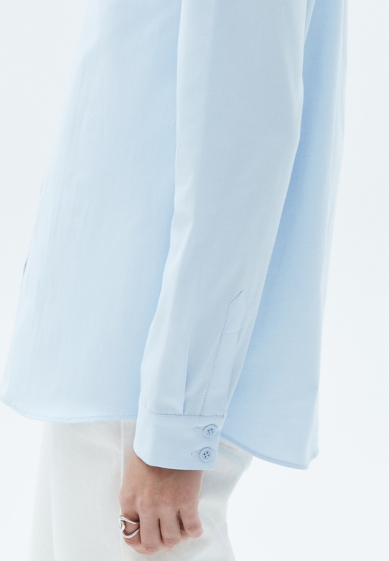 Рубашка прямая, цвет: светло-голубой Allweneed
Плотная рубашка прямого кроя. Воротник-стойка и застежка на пуговицы в тон. Модель с классической линией плеча. Носите на футболки вторым слоем или самостоятельно как элемент базового гардероба. Такой фасон будет актуален всегда, поэтому эта рубашка прослужит не один сезон.