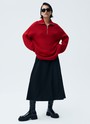 Свитер oversize c молнией на горловине, цвет: красный Allweneed
Свитер свободного кроя с молнией на горловине. Спущенная линия плеча для расслабленного образа. Материал согревает и очень приятно касается тела, поэтому вы можете проводить в нем долгие вечера у камина. Для офиса сочетайте свитер с юбкой-карандашом, а для отдыха с удобными джинсами или брюками из трикотажа.