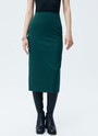 Прямая юбка из костюмной ткани, цвет: изумрудный Allweneed
Юбка-карандаш из костюмной ткани. Мы поработали над тканью в этом сезоне, теперь она ещё лучше держит форму. Благодаря материалам высокого качества, юбка красиво смотрится на фигуре. Модель на средней посадке. Мы рекомендуем сочетать с жакетами из новой коллекции и водолазками.