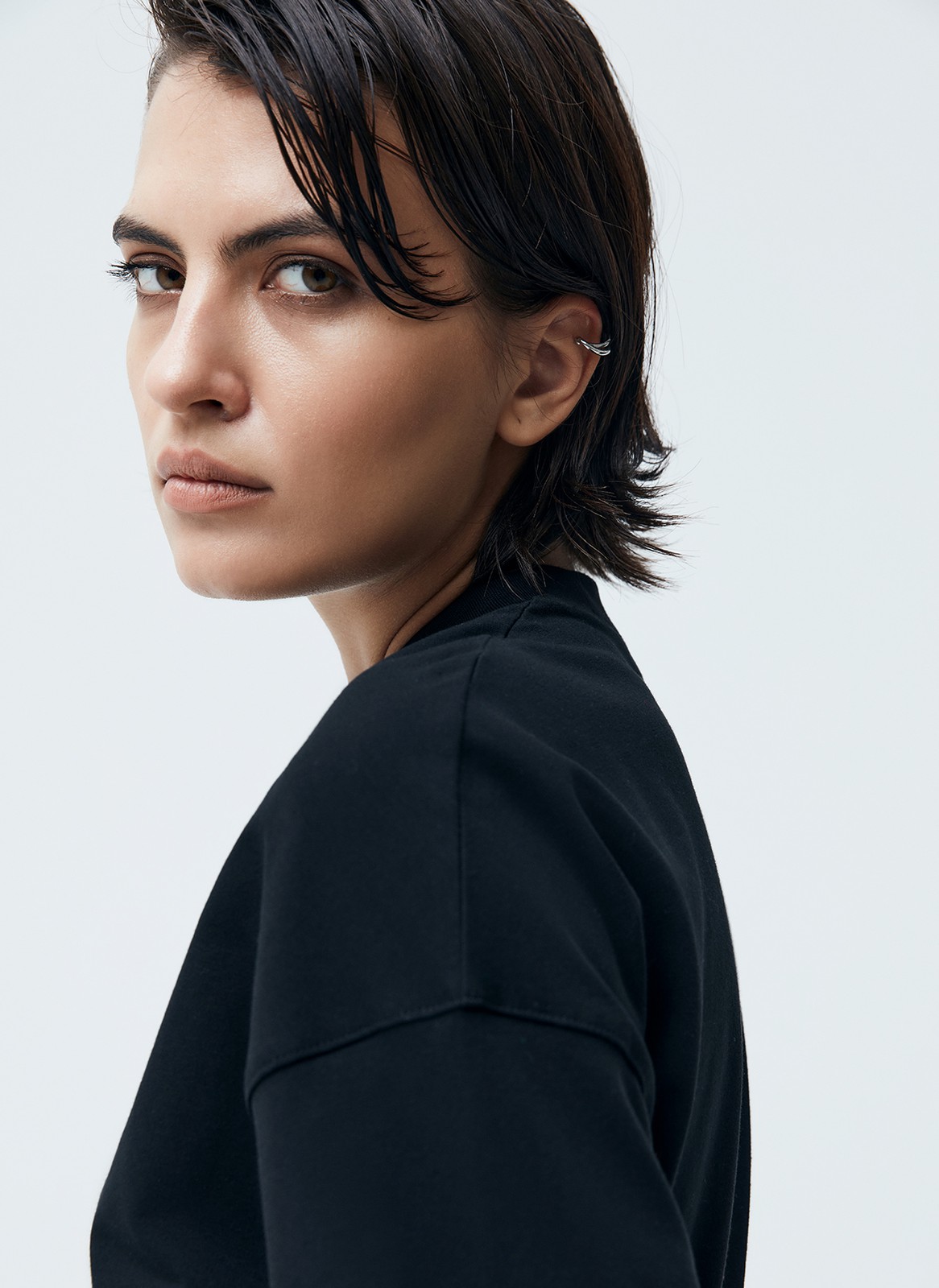 Лонгслив oversize, цвет: Черный Allweneed
Лонгслив свободного кроя. Ткань очень приятна к телу и позволяет коже дышать. Носите дома, на прогулку или, когда отправляетесь по делам. Можно сочетать с любыми джинсами и юбкой.