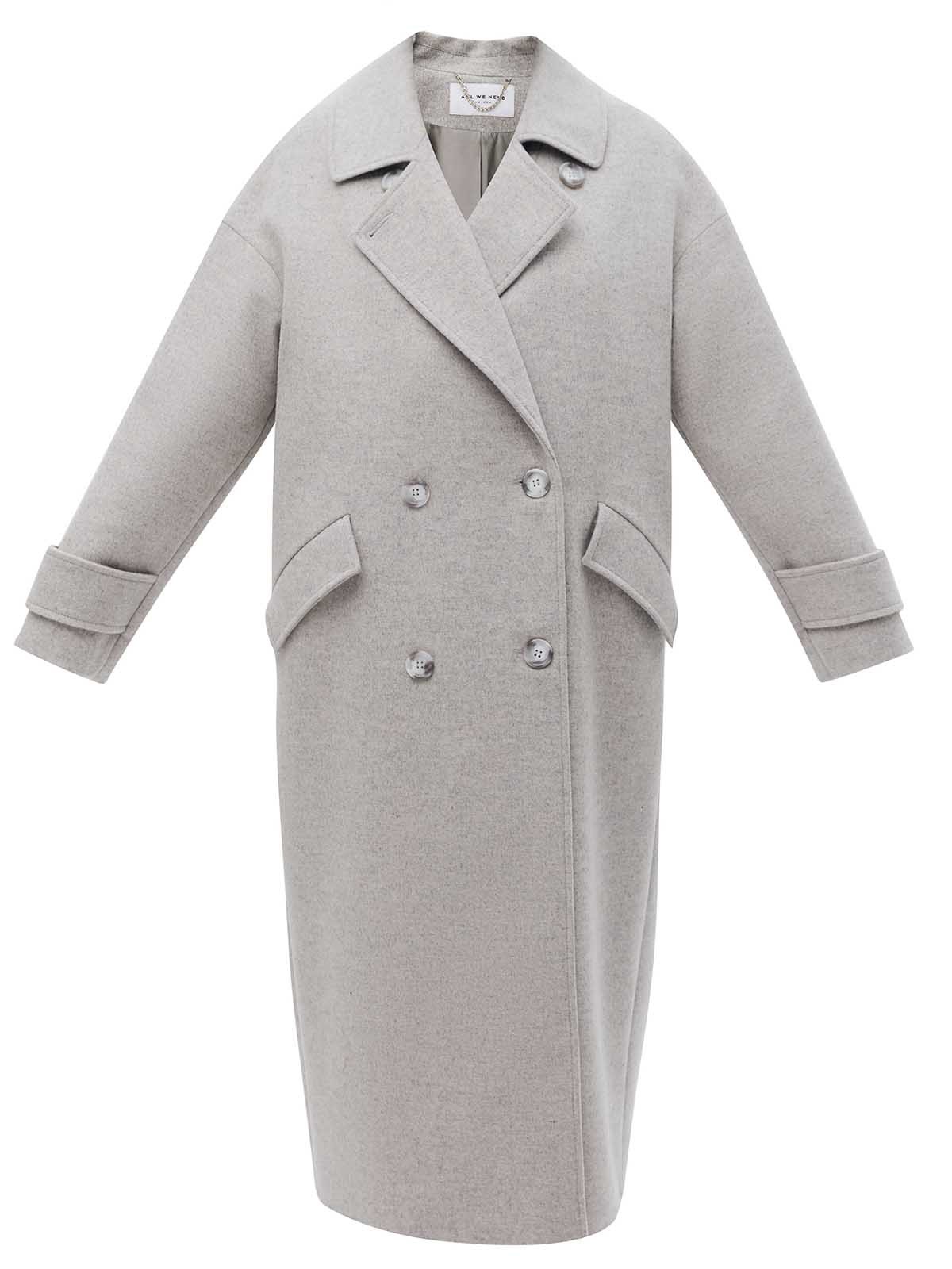 Пальто-кокон двубортное, цвет: светло-серый меланж Allweneed Свободное пальто на пуговицах. Актуальный силуэт кокон, длина миди и шлица сзади для удобства движений. Линия плеча немного спущена, застежка на четыре контрастные пуговицы и прорезные по диагонали карманы с клапанами. Модель дополнит осенние образы с джинсами и брюками, с платьями-свитерами и высокими сапогами.
Температурный режим до +5 C