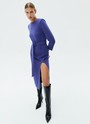 Платье-футляр миди с круглым разрезом, цвет: фиолетовый Allweneed
Платье-футляр длины миди с округлым разрезом. Пояс с пряжкой в тон модели, чтобы вы могли сделать акцент на талии. Рукав 3/4 позволяет демонстрировать запястья и украшения на руке. Мы создали модель с немного акцентными плечами. Носите эту может каждый день или стилизуйте для особенных моментов.