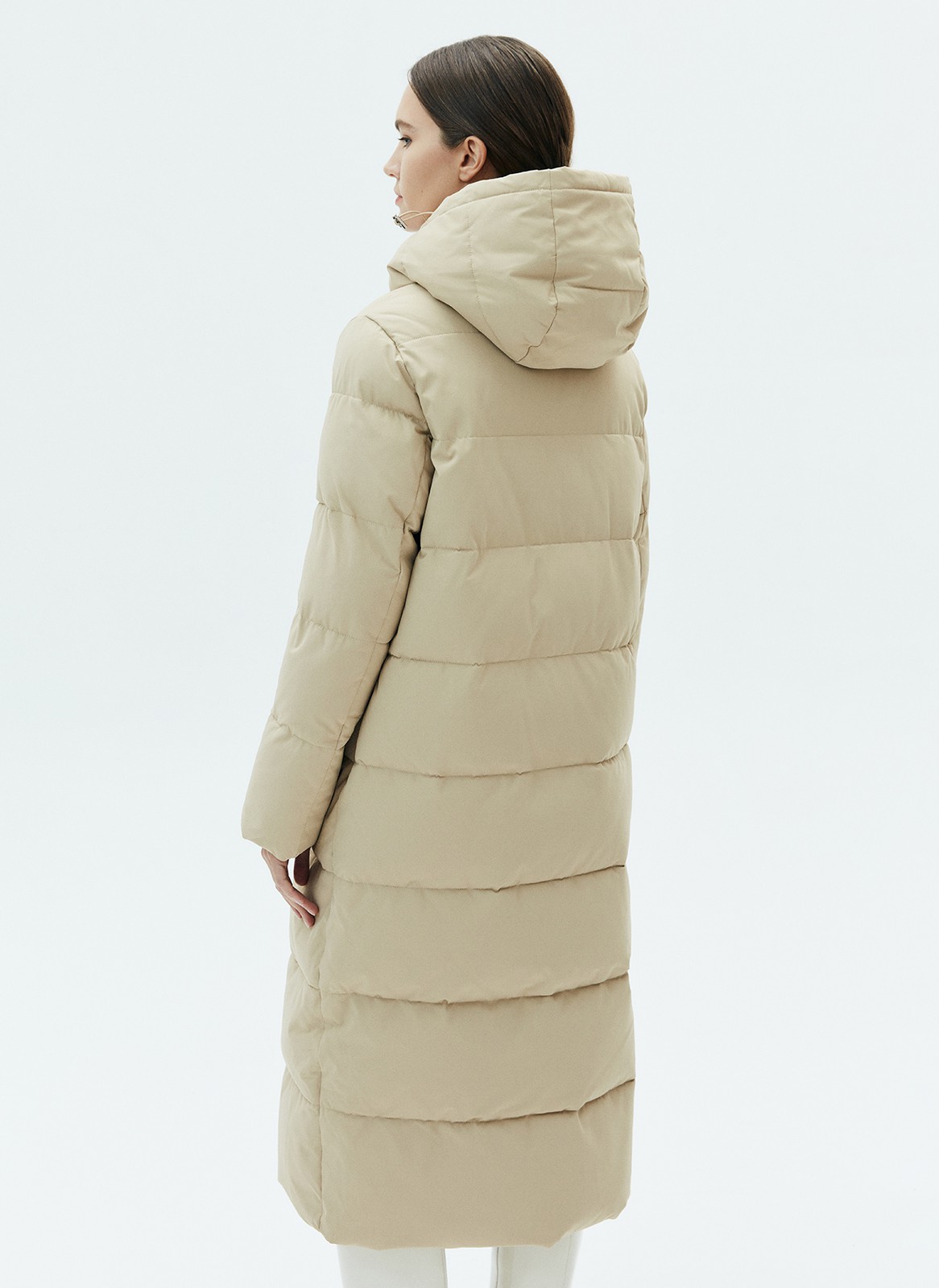 Пуховик oversize, цвет: кэмел Allweneed
Длинный пуховик с широкой продольной стежкой. Благодаря длине модель спасет вас от ветра и мороза. Воротник на кнопках переходит в объемный капюшон на затягивающейся кулиске. Капюшон можно отстегнуть при желании и немного сменить образ. Застежка-молния по центру. Практичный и актуальный выбор на каждый день холодов. Изделие имеет водоотталкивающий эффект. При сильном дожде использование зонта обязательно.
Модель будет согревать вас до -25градусов.