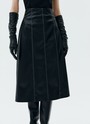 Юбка из экокожи, цвет: Черный Allweneed
Юбкаиз эластичной экокожи. Рельеф по всей длине изделия. Модель имеет контрастные отстрочки, которые вытягивают силуэт. Экокожа хорошо держит форму и обеспечивает правильную посадку по фигуре. Эта юбка заменит классическую модель в офисе. Вы можете также стилизовать ее для вечернего образа и добавить ещё деталей из экокожи.