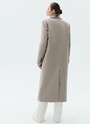 Пальто двубортное удлиненное, цвет: СЕРО-БЕЖЕВЫЙ МЕЛАНЖ Allweneed Двубортное пальто длины миди из итальянской шерстяной ткани. Модель прямого силуэта с классической линией плеч. Два накладных кармана. Пальто, которое подойдет к лаконичному образу на каждый день и к строгому костюму и вечернему платью. Ткань высокого качества имеет характерный легкий отблеск, что добавляет образу немного шика. Модель достаточно свободная, поэтому вы можете легко передвигаться по городу.
Температурный режим до +5 C