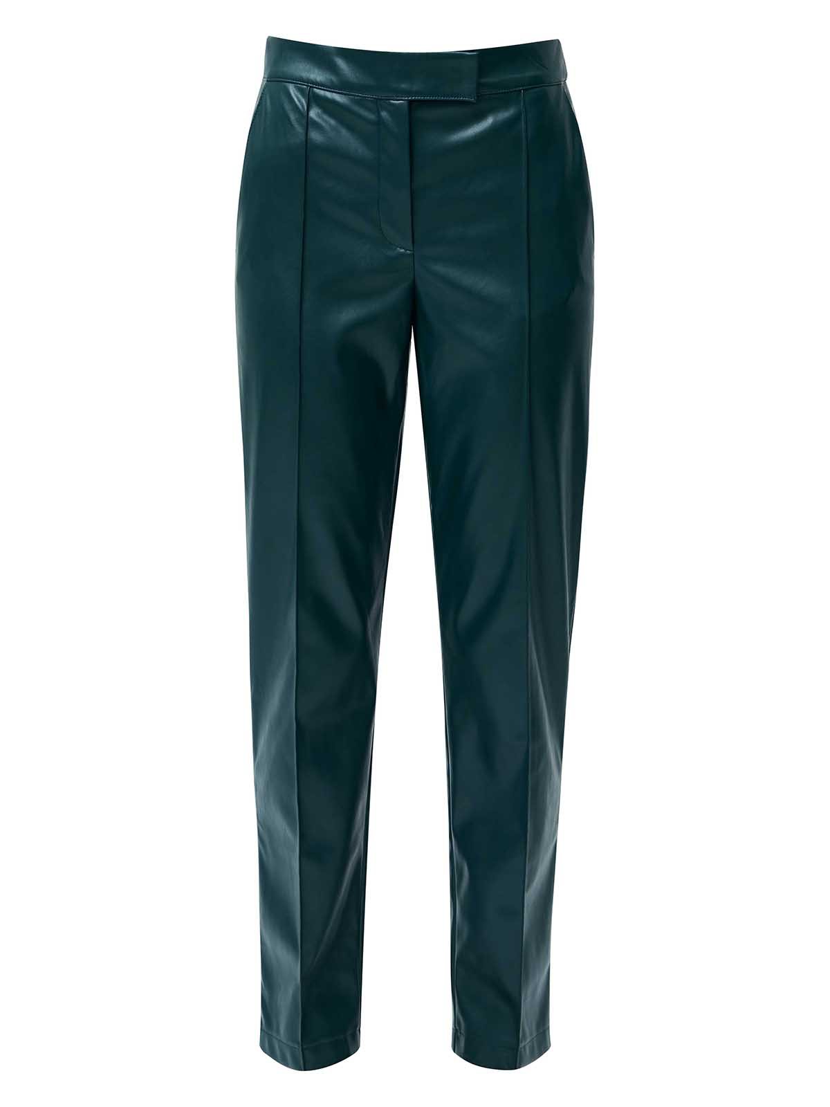 


Брюки из мягкой экокожи на средней посадке. Экокожа имеет приятную подложку, благодаря которой модель комфортно носить весь день. Брюки слегка сужаются к низу, чтобы вы могли их надевать как с высокими сапогами, так и с лоферами. Сочетайте с жакетом из коллекции или носите с любимыми блузами и футболками.