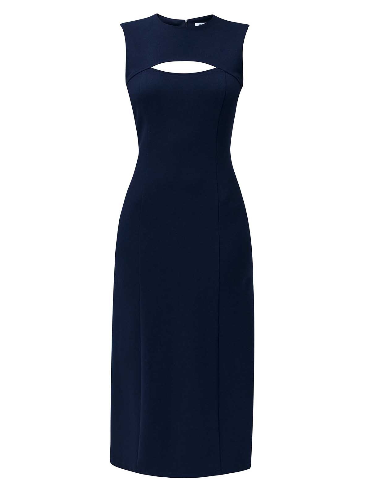 Платье миди без рукава, цвет: темно-синий Allweneed
Платье длины миди без рукавов. Модель с акцентом на талии для женственного силуэта. Заметная деталь платья необычный вырез в зоне декольте. Благодаря длине миди эта модель будет смотреться хорошо, как с туфлями, так и с высокими сапогами. Мы рекомендуем внедрить эту модель в офисный гардероб или стилизовать его для вечера с помощью украшений.