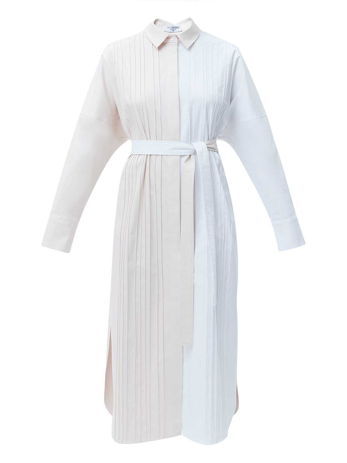 


Одна из самых популярных вариаций платья платье-рубашка длины миди. Воротник, застежка на пуговицы. Свободную модель можно носить так, или с ремнем, чтобы сделать акцент на красоте талии. Приятная, дышащая ткань создает ощущение комфорта на целый день. Расстегните по настроению пуговицы и добавьте нотку провокации в ваш образ. Прогуливайтесь в платье-рубашке по улочкам города, пейте кофе с подругой или отправляйтесь на свидание.