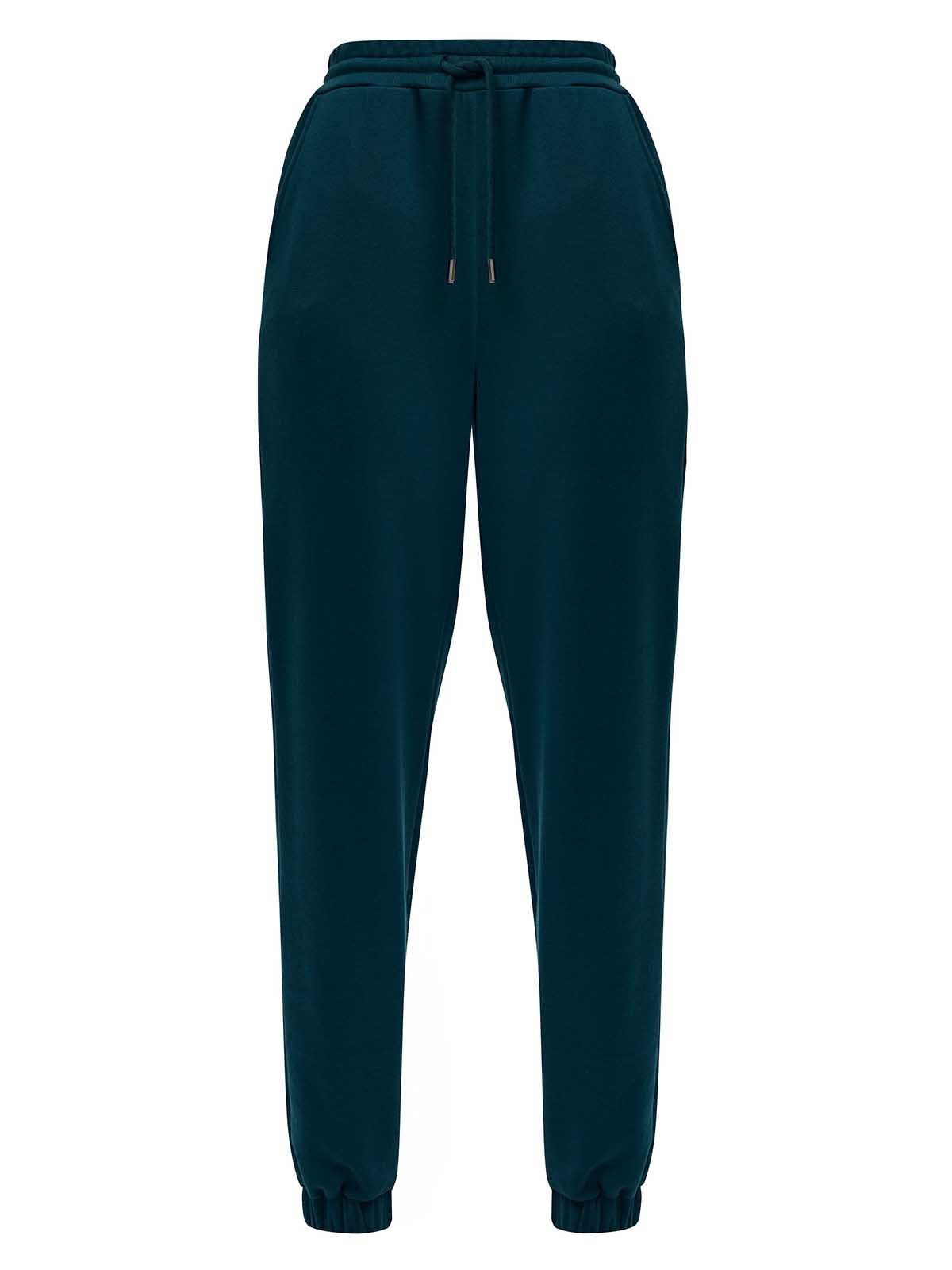 Джоггеры, цвет: темно-зеленый Allweneed
Джогеры на средней посадке. Эластичный пояс со шнурком и резинки внизу для комфортной посадки. Ткань очень приятна на ощупь и позволяет коже дышать. Носите со свитшотом из новой коллекции.
