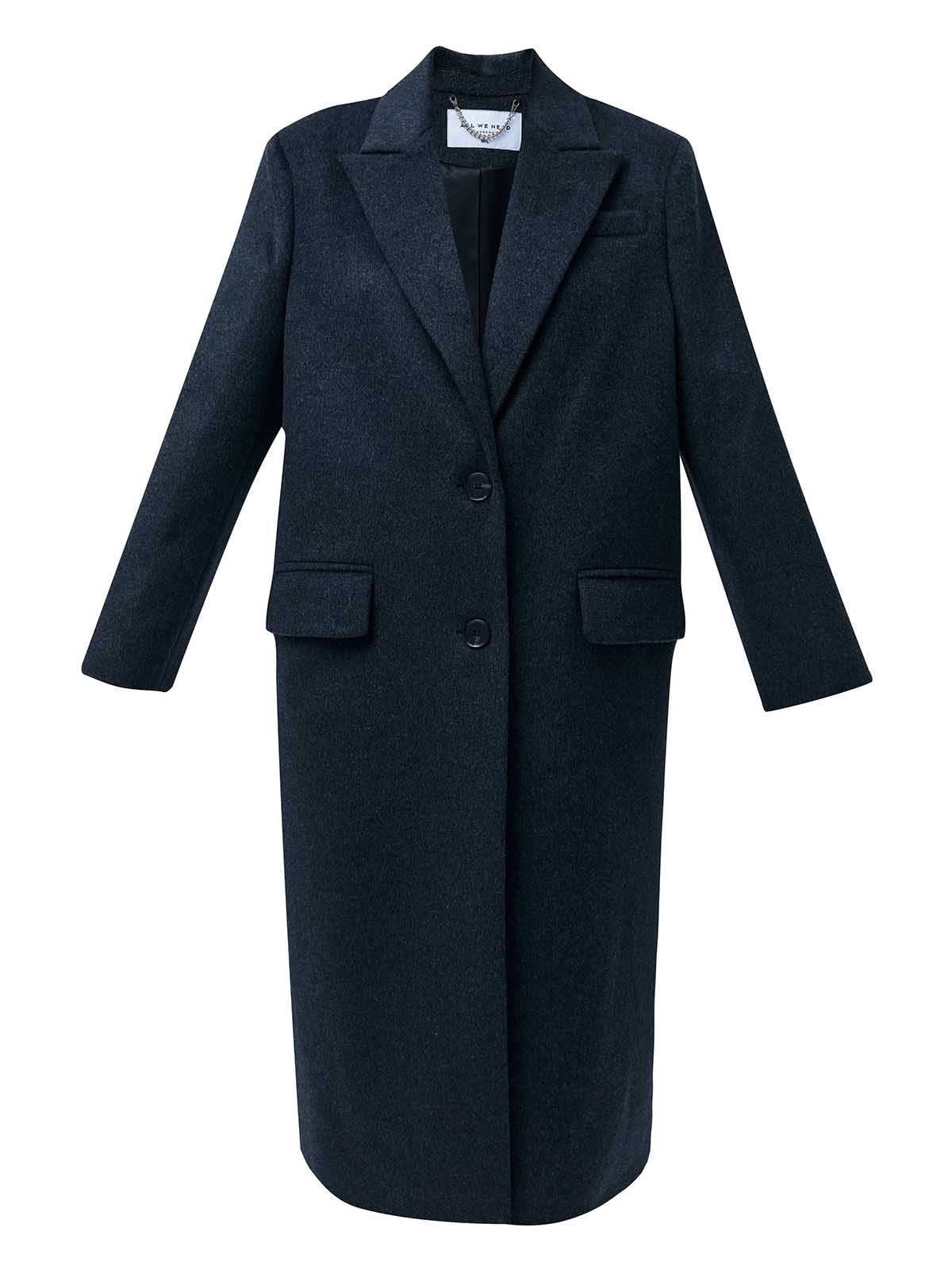 ПАЛЬТО МУЖСКОГО КРОЯ, цвет: Графитовый Allweneed Пальто, которое вы могли бы найти в мужском гардеробе. Однобортная модель длины миди на двух пуговицах. Два кармана с клапаном и разрез на спине для свободы в движении. Пальто имеет подкладочную ткань,с акцентными плечами формируют силуэт а-ля с мужского плеча. Нам нравится, как на контрасте строгое пальто смотрится с нежными платьями. Носите также с костюмами, юбками и джинсами. Модели разных оттенков отличаются по плотности ткани.
Температурный режим до 0 C.