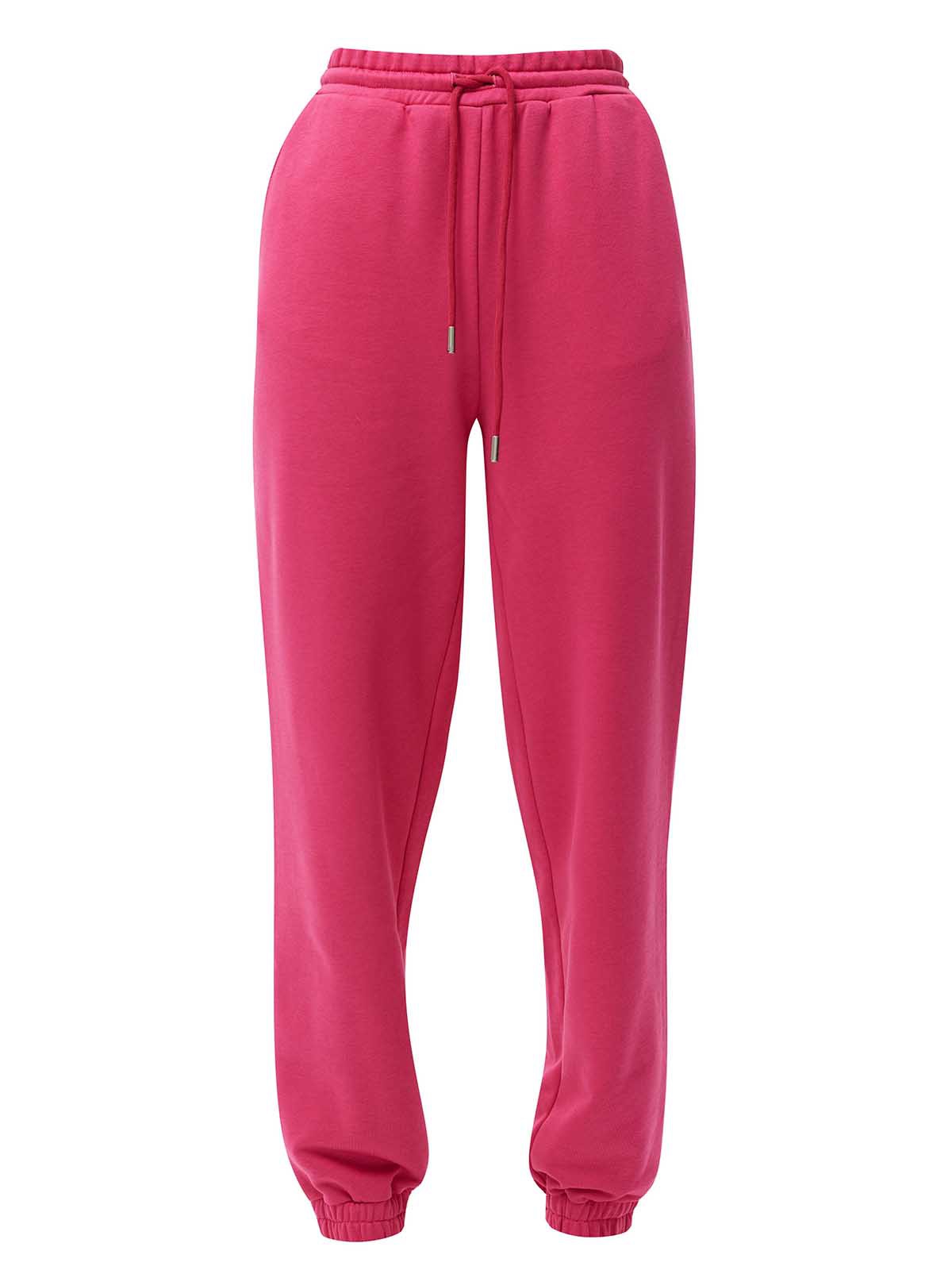 


Джогеры на средней посадке. Эластичный пояс со шнурком и резинки внизу для комфортной посадки. Ткань очень приятна на ощупь и позволяет коже дышать. Носите со свитшотом из новой коллекции.

