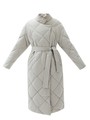 Пуховик-миди со стежкой в ромбик, цвет: ПЕПЕЛЬНЫЙ Allweneed
Пуховик длины миди со стежкой в ромбик. Модель напоминает теплое и уютное одеяло, в котором можно спрятаться от мороза. Стежка является акцентной деталью модели. Пуховик имеет прорезные карманы и мягкий пояс на талии. Держит тепло до - 25. Для прогулки подберите шапку и шарф к пуховику. Изделие имеет водоотталкивающий эффект. В сильный дождь использование зонта обязательно.