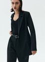 Жакет удлиненный, цвет: Черный Allweneed
Жакет удлинённый слегка приталенного кроя. Двубортная модель с классической линией плеча и двумя накладными карманами. Новая костюмная ткань в этом сезоне обеспечивает ещё лучшую посадку по фигуре. Так модель хорошо смотрится на девушках с разной внешностью. Вы можете носить изделие с брюками, а также с джинсами и платьями.
