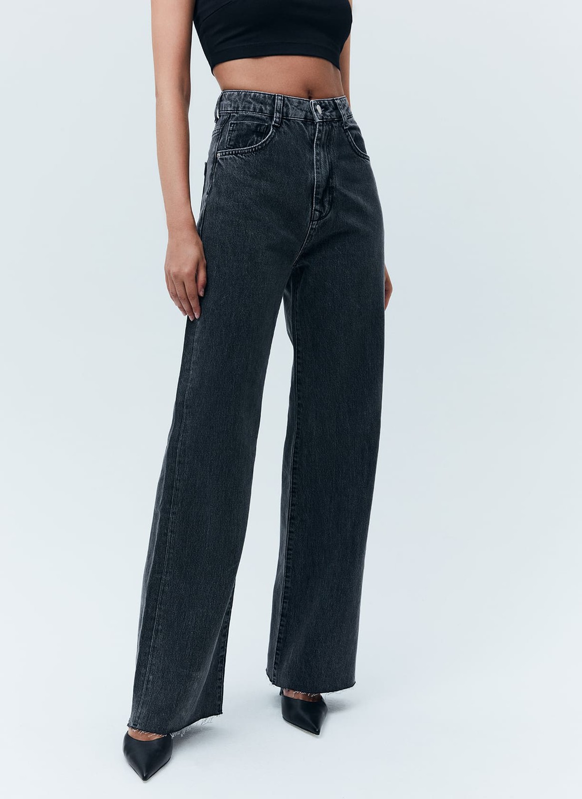 Джинсы широкие полной длины, цвет: серый Allweneed Джинсысвободного кроя из хлопка,с высокой посадкой. Плотный деним позволяет держать форму и красиво облегать линию бедра. Необработанный край. Мы выполнили модель из нашего премиального, 100% хлопкового денима, с авторской варкой и брендированной фурнитурой высокого качества.