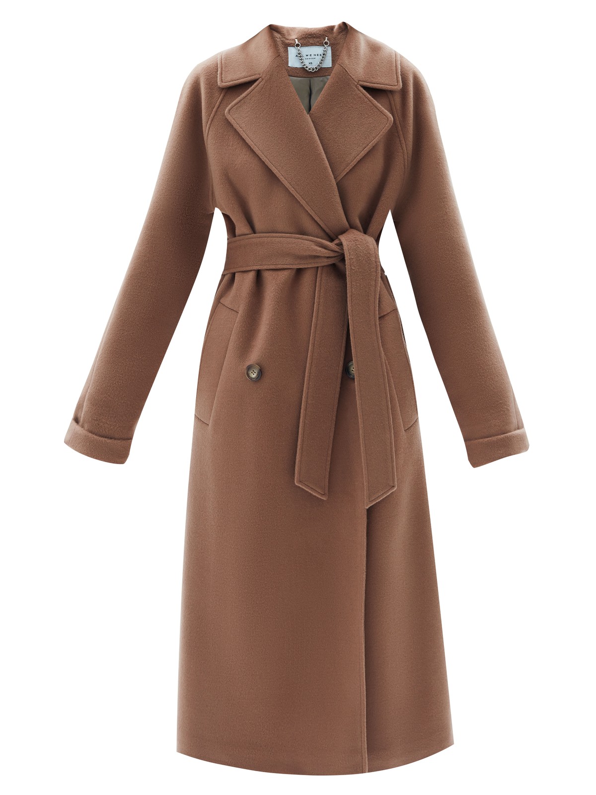 


Двубортное пальто с поясом бестселлер среди наших клиентов. Мы улучшили качество модели и выпустили пальто для городской зимы с утеплителем. Модель прямого силуэта, с цельнокроеным рукавом, который можно подворачивать на любую высоту. Пальто имеет два глубоких кармана, съемный пояс и застежку на крупные пуговицы. Благодаря универсальному крою его можно стилизовать для любого образа.