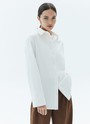 Рубашка, цвет: молочный Allweneed
Объемная рубашка со спущенной проймой. Широкие манжеты на 4 пуговицах. Очень мягкая к телу ткань, которая мало мнется. Модель имеет застежку на пуговицы и классический воротник. Мы любим носить такую модель свободно навыпуск для ощущения комфорта во время движения. Сочетайте с брюками, джинсами или юбками из новой коллекции.