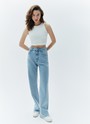 


Прямые джинсы с посадкой на линии талии. Ваша любимая модель полной длины. Четыре кармана и отстрочки на передней половинке брюк. Плотный деним позволяет держать форму и красиво облегать линию бедра. Мы выполнили модель из нашего премиального 100% хлопкового денима с авторской варкой и брендированной фурнитурой высокого качества, по которой нас узнают.