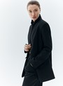 Жакет однобортный oversize, цвет: Черный Allweneed
Жакет с объёмной линией плеча. Шлица на спинке для декора и комфорта (не забудьте её разрезать). Мы создали слегка удлинённую модель свободного кроя, с небольшим прилеганием по талии, которая подходит девушкам разного роста. Изделие имеет карманы с клапаном, бочком, а также вытачкой на полочке и декоративной листочкой выше груди. Приятная костюмная ткань деликатно блестит и хорошо держит форму. В этом сезоне цвет играет для нас важное значение и отражает плавное погружение в весенний период. Два базовых оттенка и один акцентный изящный изумрудный.