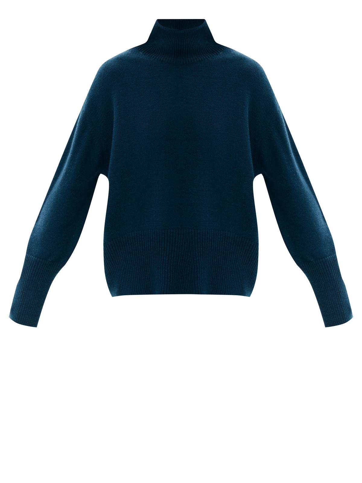 Свитер с высоким горлом, цвет: Индиго Allweneed Шерстянойджемпер oversize. Высокая горловина оформлена ребристой окантовкой для уютного образа и защищает от сильного ветра, а спущенное плечо позволяет носить джемпер с футболками и водолазками для тепла. Модель легко садится под пальто с отложным воротником и заменяет шарф при плохой погоде. Джемпер станет отличным дополнением базового гардероба.