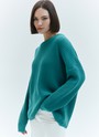 Свитер oversize, цвет: изумрудный Allweneed
Хлопковый свитер крупной вязки. Модель свободного силуэта, с круглой горловиной. Легко вписывается в весенний гардероб. Материал дышит и позволяет поддерживать оптимальный температурный режим. Мы рекомендуем носить его как самостоятельно, так и надеть под него футболку или рубашку. Это одна из наших любимых моделей для прогулок или уютных посиделок с подругой.