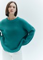 Свитер oversize, цвет: изумрудный Allweneed
Хлопковый свитер крупной вязки. Модель свободного силуэта, с круглой горловиной. Легко вписывается в весенний гардероб. Материал дышит и позволяет поддерживать оптимальный температурный режим. Мы рекомендуем носить его как самостоятельно, так и надеть под него футболку или рубашку. Это одна из наших любимых моделей для прогулок или уютных посиделок с подругой.