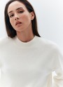 Кашемировый джемпер, цвет: молочный Allweneed
Джемпер из тонкой премиальной шерсти и кашемира. Комфортная посадка и мягкий материал, который нежно касается тела. Шерсть чудесно сохраняет тепло. Круглая горловина и длинный рукав. Отличный вариант, чтобы утеплиться прохладным вечером. Носите с шелковыми юбками, платьями и джинсами на прогулках.