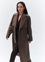 Тренч, цвет: шоколадный Allweneed
Плащ двубортного кроя с застёжкой на крупные контрастные пуговицы. Отлетная кокетка, А-силуэт, манжеты для фиксации рукава и длинный пояс на талии добавляют образу лёгкости, а цветовая гамма создаёт поистине весеннее настроение. Мы любим плащ за то, что с ним можно составлять женственные образы в духе француженок.