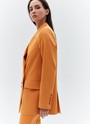 Жакет двубортный oversize, цвет: рыжий Allweneed
Двубортный жакет прямого силуэта с классической линией плеча. Для модели мы выбрали турецкую костюмную ткань, которая производилась только для нас, с добавлением нежных волокон вискозы. Изделие с приятной к телу подкладочной тканью. Хороший жакет сегодня считается одной из основ грамотного гардероба, поскольку он дарит огромное количество сочетаний: от строгих офисных вариантов до нарядных вечерних.