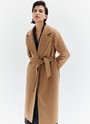 Пальто-халат, цвет: кэмел 1 Allweneed
Наш бестселлер, пальто-халат с отложным воротником и треугольными лацканами. Теплая шерсть с мягким отливом - лучший материал для демисезонного пальто. Мы любим это пальто за мягкий нрав: свободный фасон без застежки, широкий пояс, которым можно подчеркнуть талию или оставить пальто распахнутым при желании. Лаконичность линий делает его универсальным для практически любого образа и стиля.
Температурный режим до +5 C.
На модели размер XS